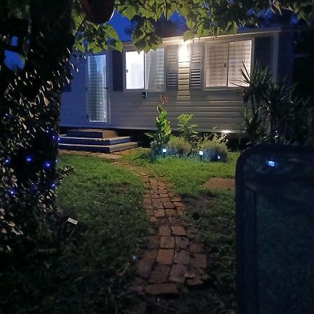 Kek-Feher Mobilhaz Zsombo Exterior photo